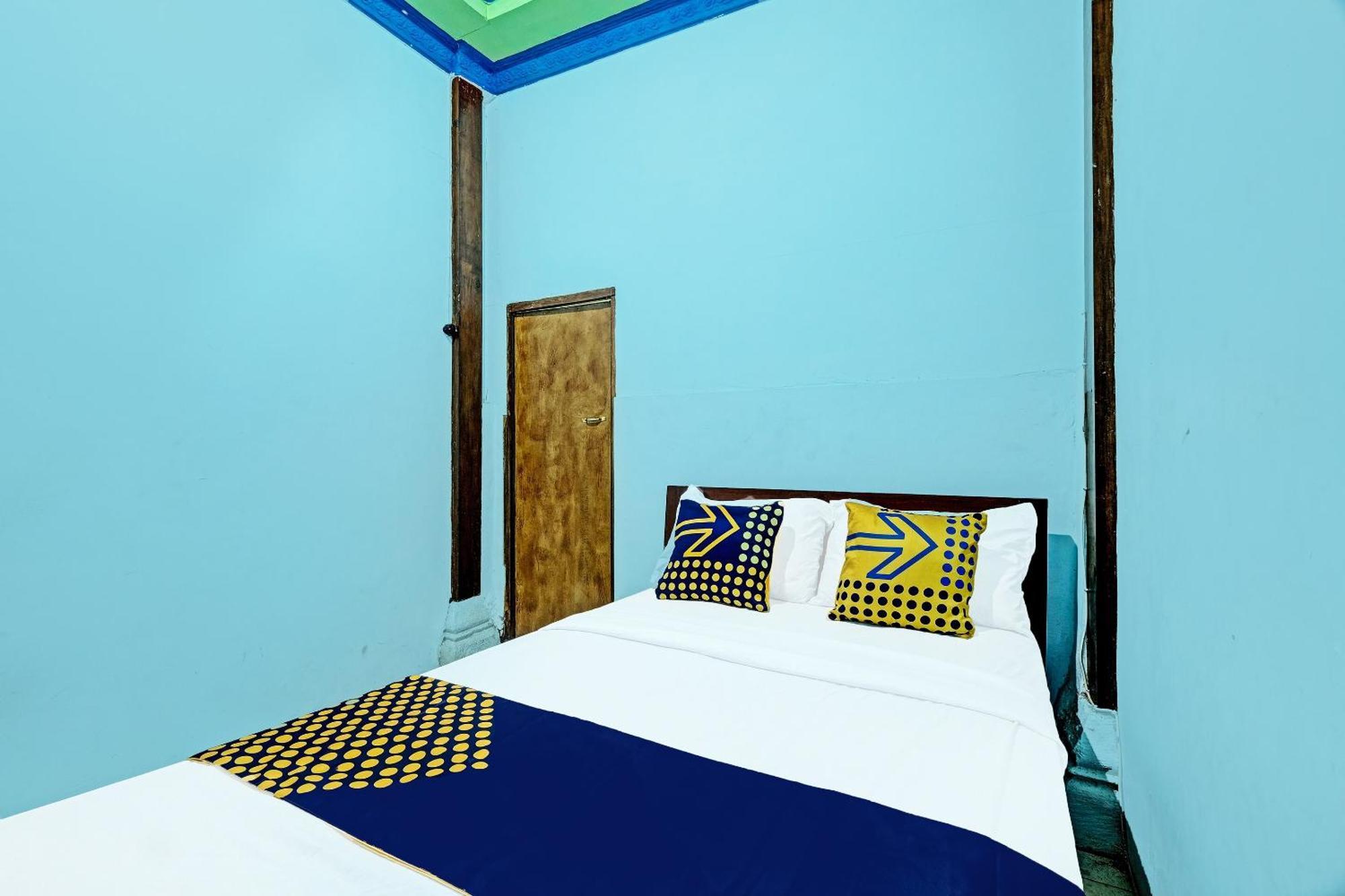 Spot On 91916 Joglo Doyong Homestay Syariah Yogyakarta Luaran gambar