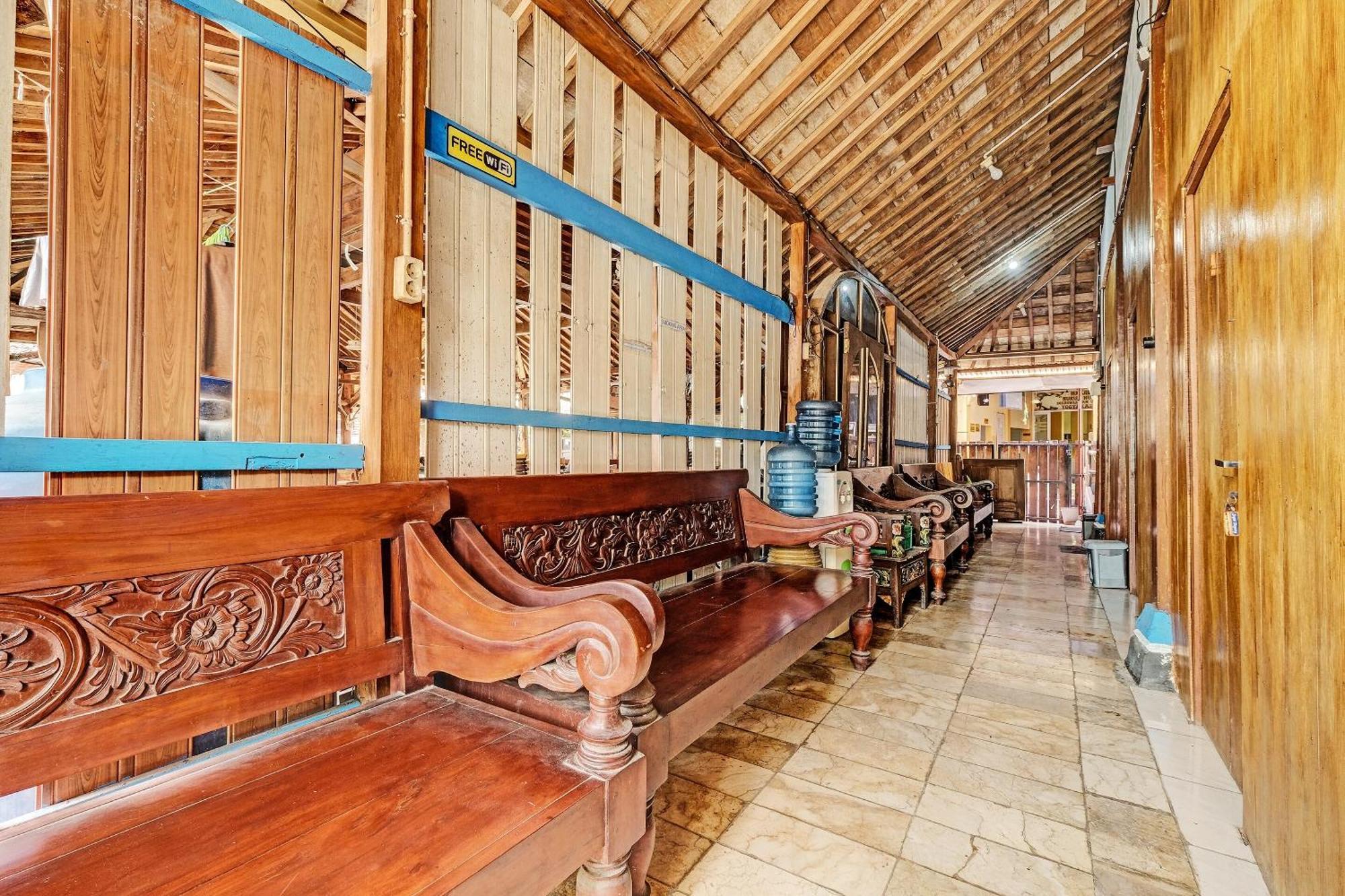 Spot On 91916 Joglo Doyong Homestay Syariah Yogyakarta Luaran gambar