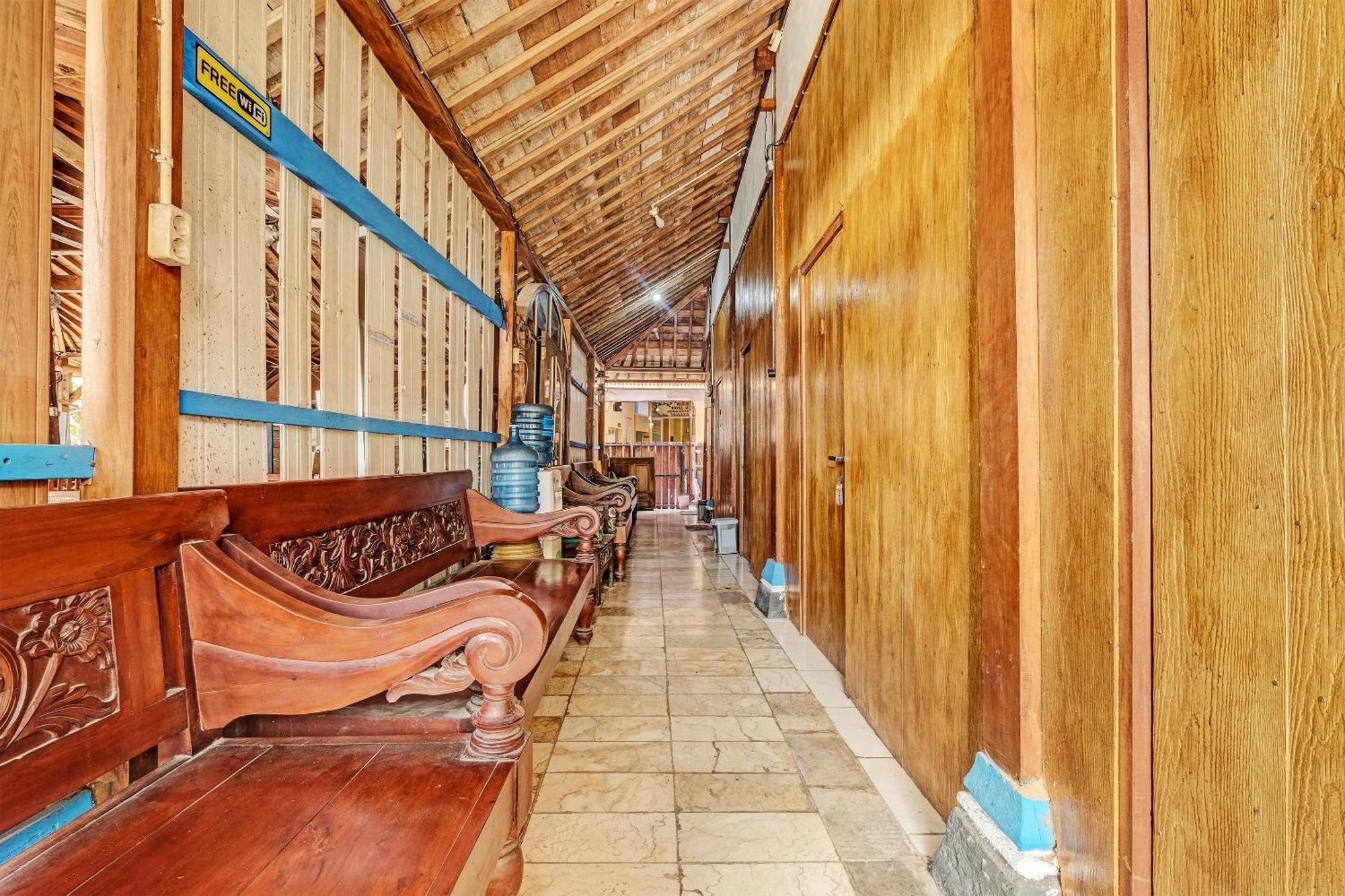 Spot On 91916 Joglo Doyong Homestay Syariah Yogyakarta Luaran gambar